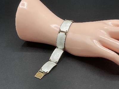 113986