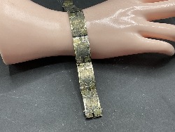 115699