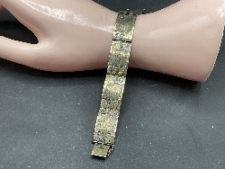 115700