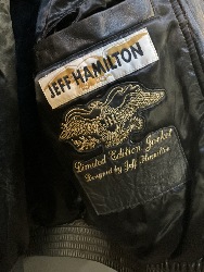 183702