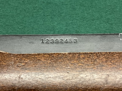 168945