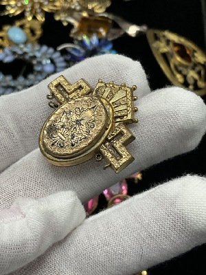 185310