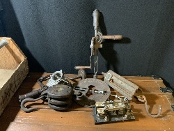 216643