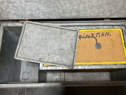 225478