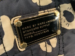 228230