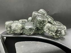 228646