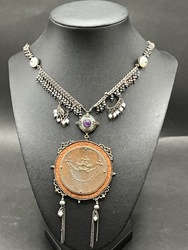 228652